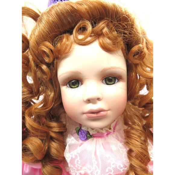 Marie Osmond Margot Musical Doll Porcelain in Box with Stand COA and Bracelet - Picture 2 of 11